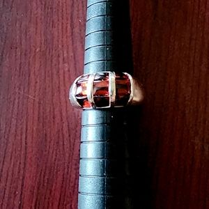 Sterling Silver Garnet dome ring. Size 7